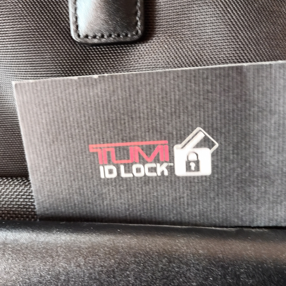 TUMI Tote - Picture 4 of 4
